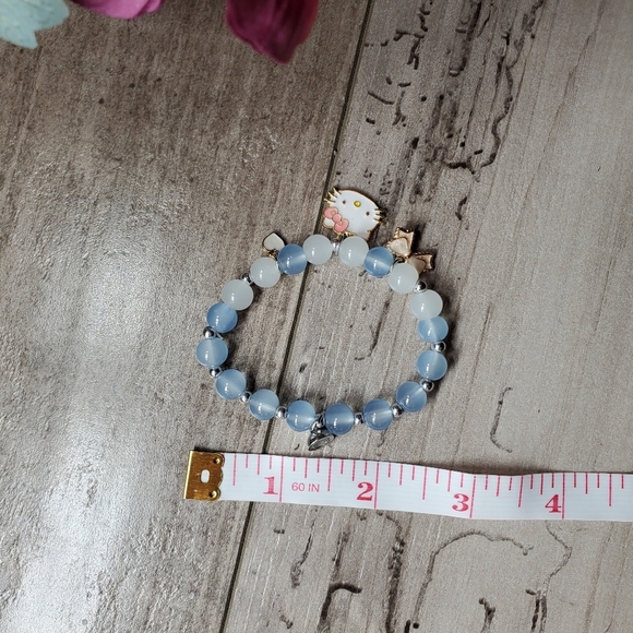 NWT Sanrio Hello Kitty Beaded Cartoon Bracelet Stretchy Blue Gray White - Picture 7 of 11